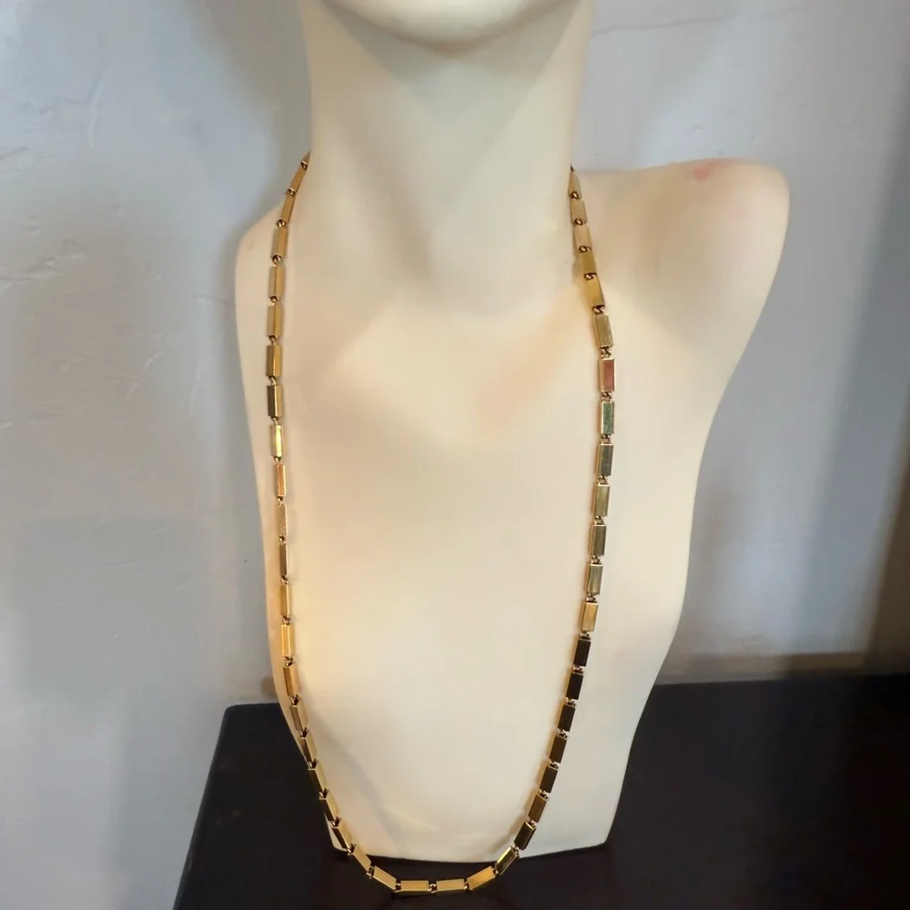 Vintage Monet PAT.PEND Gold box link chain geometric Necklace 30”‎